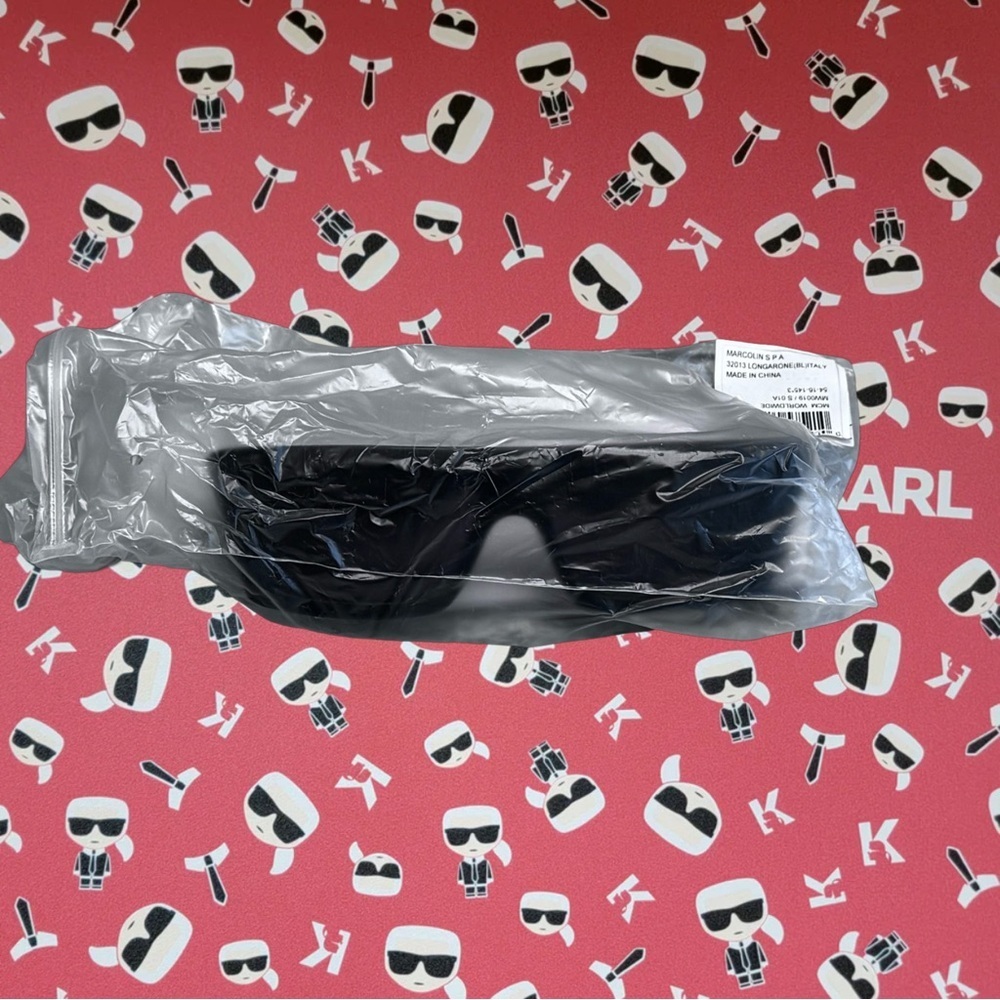 Karl Lagerfeld Chunky Rectangle
Sunglasses - KLJ6147S - Picture 6 of 7